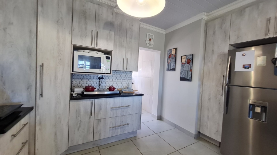 3 Bedroom Property for Sale in Dana Bay Western Cape